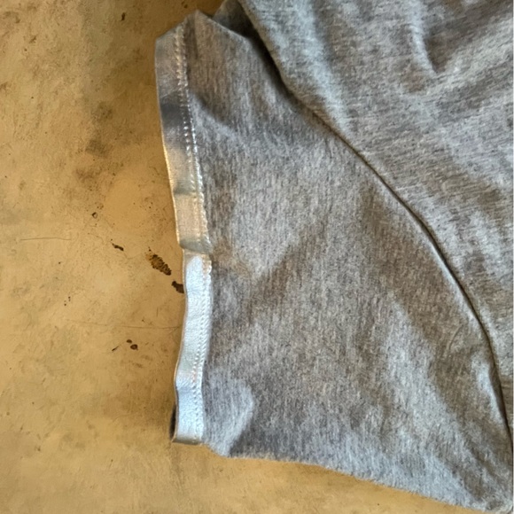 Laurie felt tee with satin trim EUC - Picture 3 of 3